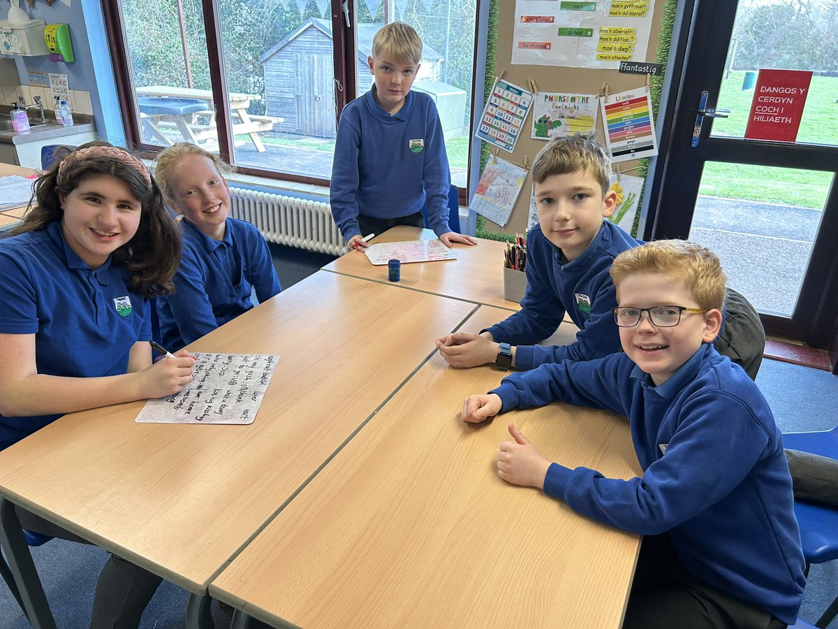 thedellschool's tweet photo. Y6 have been developing their knowledge and understanding of internet safety, responsible use of mobile phones and cyber bullying during a workshop with PC Law #ethicalinformedcitizens https://t.co/AB5JHOvRok