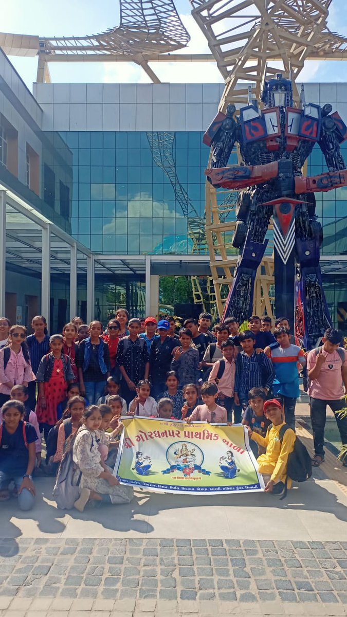 #chalosciencecity *Gordhanpar Primary School*: 50 students-Teachers group TODAY visit at science city. Thanks to GUJCOST Gandhinagar and Science City for the free arrangement of a one-day science tour. 
@vnehra
@dstGujarat
@narottamsahoo
@GujScienceCity
@dharmesh0506