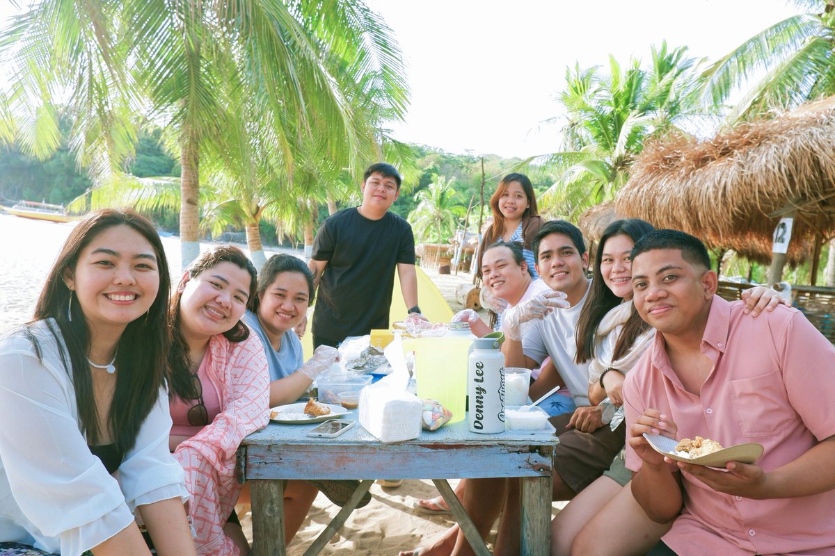 dpotatoeee's tweet photo. LAKI BEACH 2023 🌊🤍
#beachfriends
@jellica_aguilar
@normanaced
@franc https://t.co/EjscFOs1lt