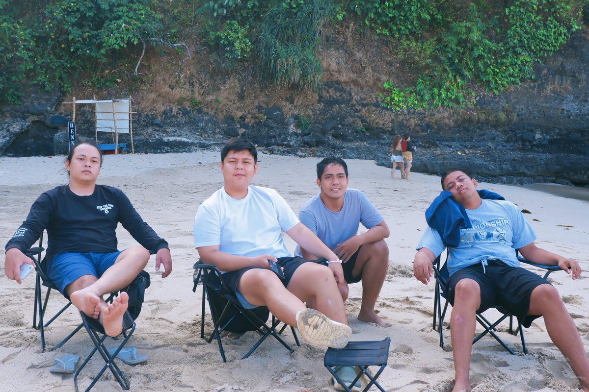 dpotatoeee's tweet photo. LAKI BEACH 2023 🌊🤍
#beachfriends
@jellica_aguilar
@normanaced
@franc https://t.co/EjscFOs1lt