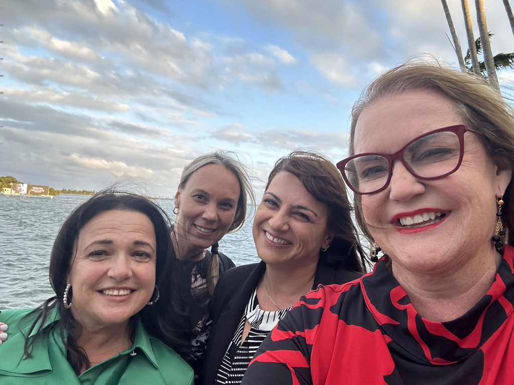 ProsperaUSA's tweet photo. 🙋‍♀️ Prospera Regional Vice President Myrna Sonora recently joined @MayorDaniella in Celebrating Women’s History Month with the Women’s Fund &amp; Friends at Fountainhead Arts in Miami. 🤩 

#ProsperaUSA #ProsperaPartners #ProsperaCommunity #SouthFlorida #Miami https://t.co/78sSQHFEA7