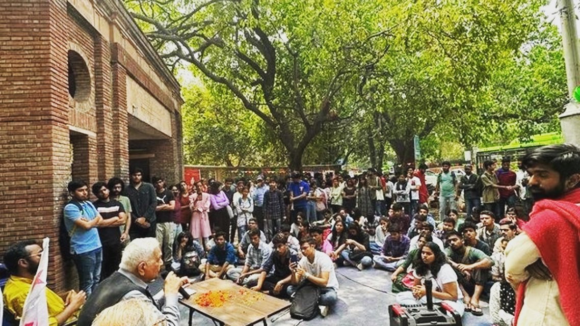 dewantk9's tweet photo. Celebrating Shaheed Mela at UNIVERSITY OF DELHI ... . .
..
.
. 
#dewantk #DewantKumar #dewantk9 
#dewantkreels 
#dewantk9 #dewantkpost 
#delhiuniversity #sfidelhi 
#sfidu #sfi https://t.co/jYjc8Mjoe7