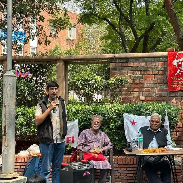 dewantk9's tweet photo. Celebrating Shaheed Mela at UNIVERSITY OF DELHI ... . .
..
.
. 
#dewantk #DewantKumar #dewantk9 
#dewantkreels 
#dewantk9 #dewantkpost 
#delhiuniversity #sfidelhi 
#sfidu #sfi https://t.co/jYjc8Mjoe7