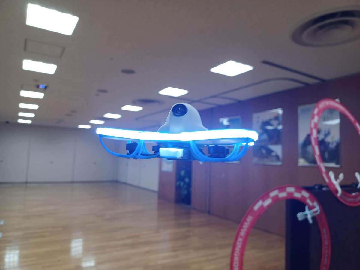 55minamin55's tweet image. 【飛行中マイ・ドローンを撮ってもらいました❣️】
カッコいい‼️
ホバリング練習のモチベーションになります⁉️

#保谷ドローンズ 
#microdrones
#tinywhoop