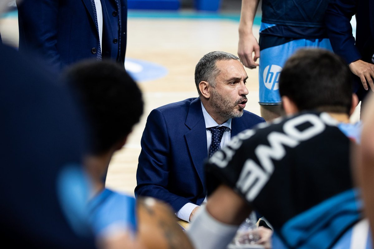 EireGarcia's tweet photo. Homenajeo a los Entrenadores @MovistarEstu que tuve el Honor de coincidir
@LuisCasimiro_ @Pepu_Hernandez @trifonpoch @TxusVido @servamo @JosepM_Berrocal #AlbertoLorenzo @maldonado_salva @coachsamaniego @OcampoCoach @A_Dzikic (hoy su cumpleaños) @Zamo118 #DaniGomez @jotacuspi https://t.co/MLhLBXUuCK