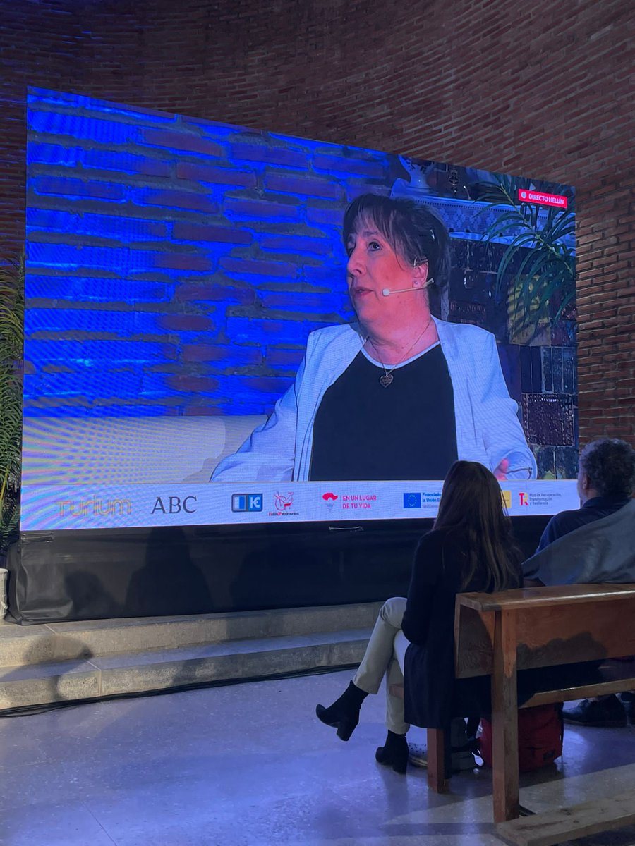 Concejal turismo @HellinAyto <a href="/Lopeziniestamj/">María Jesús López In</a> destaca en jornada #Turium que el proyecto turismo de Hellín es referencia para otros destinos, y hace énfasis en la sostenibilidad social, sin personas locales participando no podría funcionar. Ejemplo de colaboración público-privada.