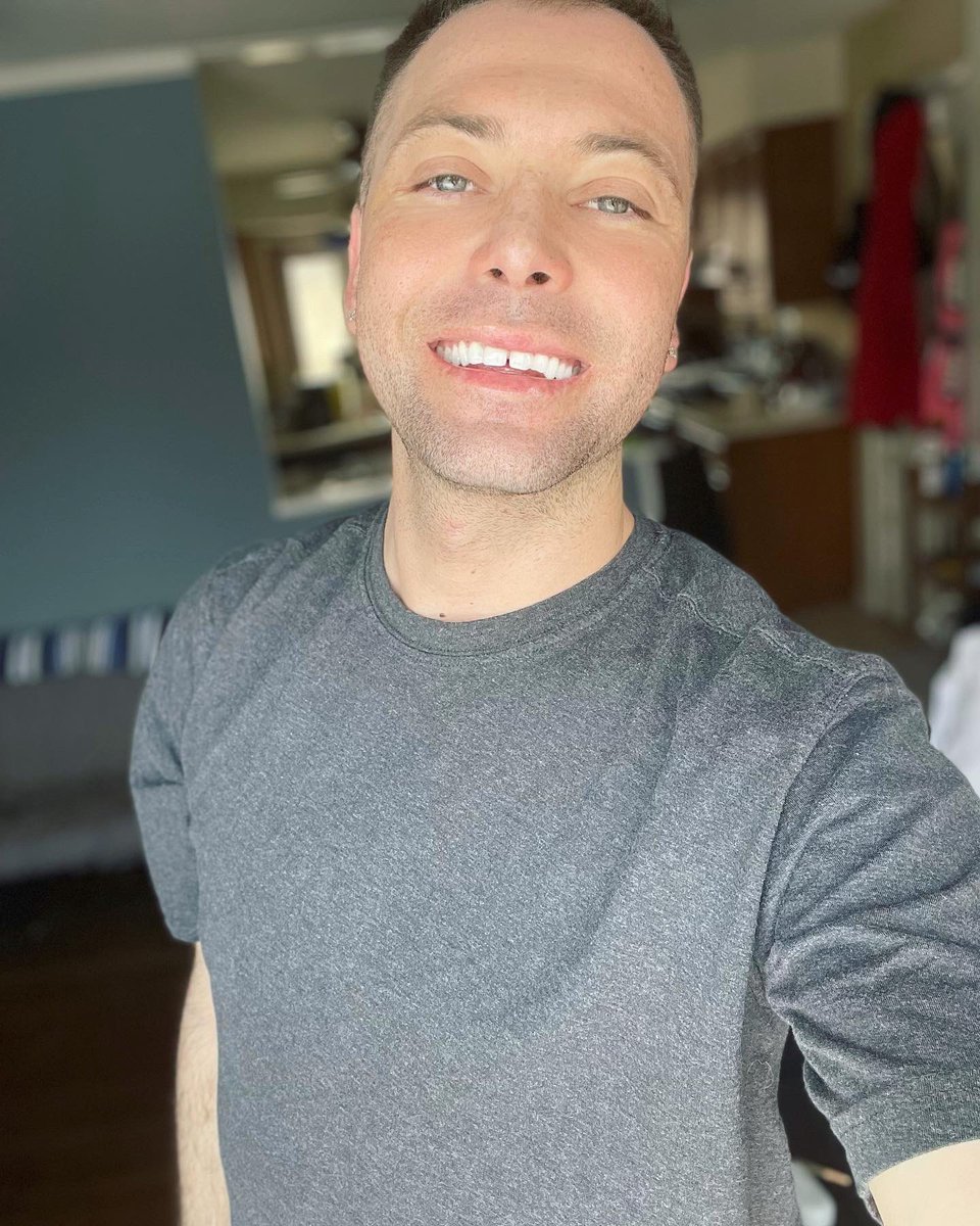 JamesRossNNY's tweet photo. Ill keep smiling until it doesn’t hurt #beautiful #lovingyou #hairstylist #canthurtme #KeepClimbing #gay #alone #brokenheart https://t.co/k6LzE9MocK