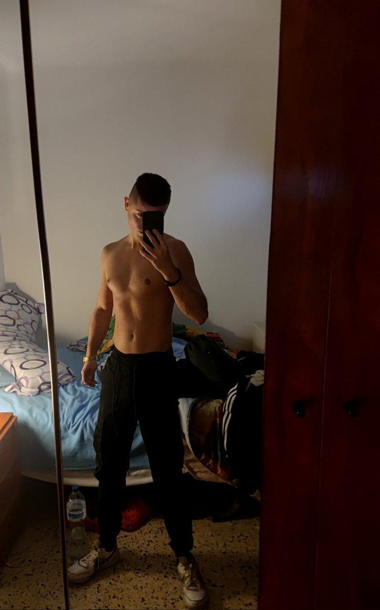 twink_vks's tweet photo. Volvemos a la cuenta antigua, más nudes en @Twink_K7 https://t.co/EPNKSl0w4S