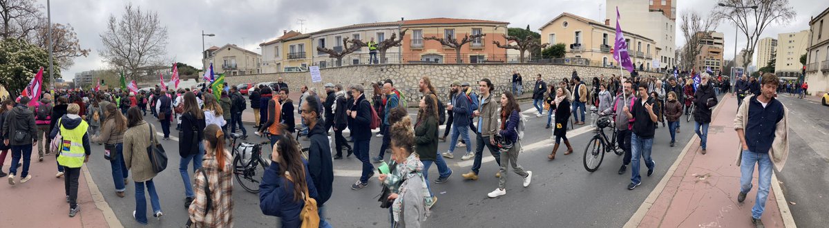 ramzacom's tweet photo. #Montpellier emmerde #Macron le fou .
#Greve23Mars 
#ReformeDesRetraites 
#Scelerat 
#MacronDestitution https://t.co/21NHlwcvsR