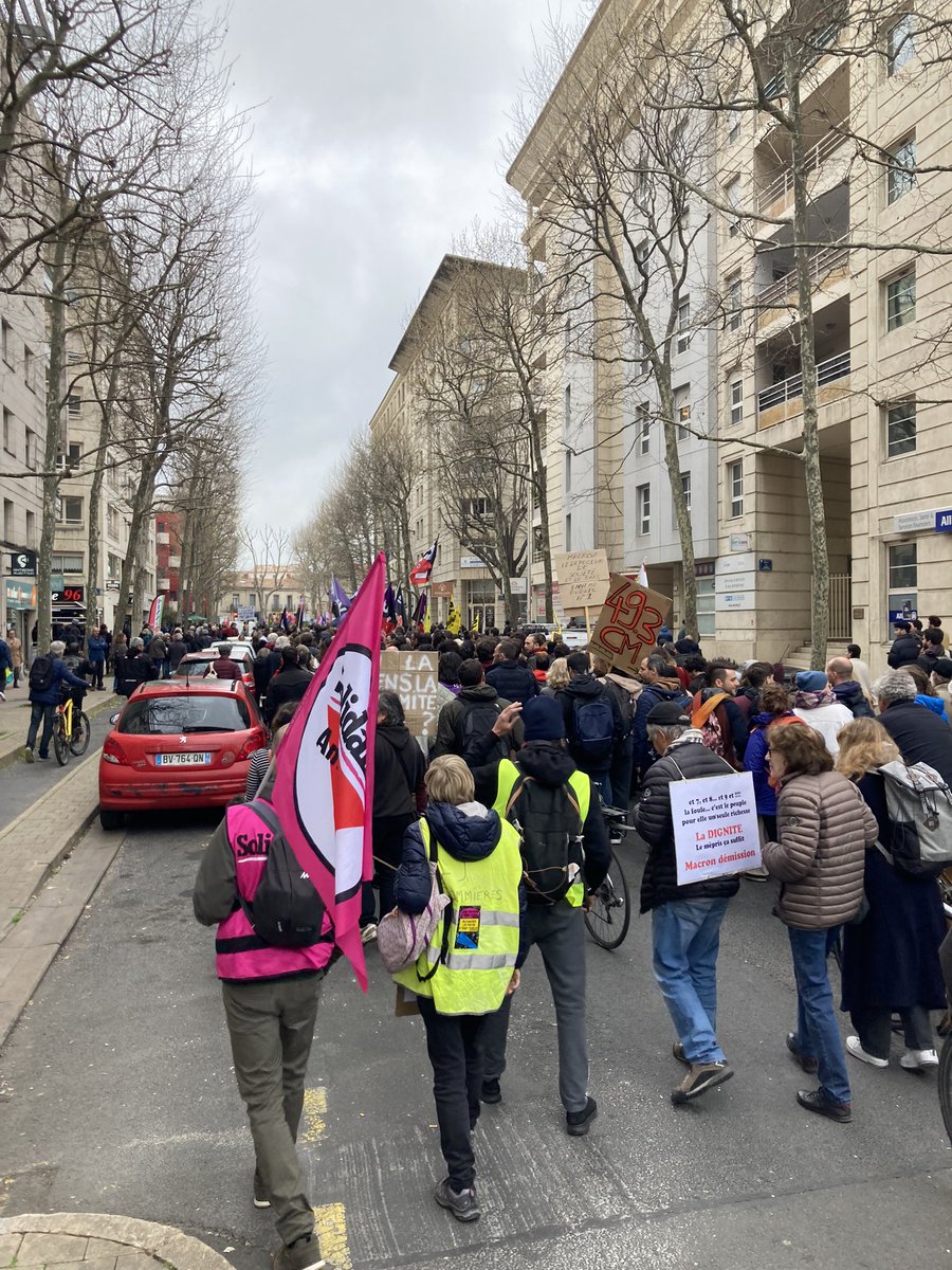ramzacom's tweet photo. #Montpellier emmerde #Macron le fou .
#Greve23Mars 
#ReformeDesRetraites 
#Scelerat 
#MacronDestitution https://t.co/21NHlwcvsR