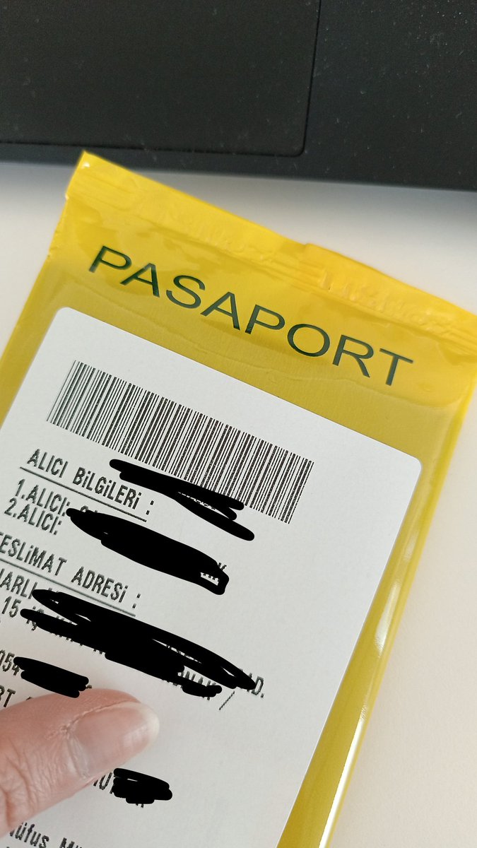 Cansuyvrtrk's tweet photo. Salı günü yazdım. Bugun perşembe ve pasaportum elimde. Çok çok çok teşekkürler @TCNufus @TCNufusDestek https://t.co/XM4OzctLDK