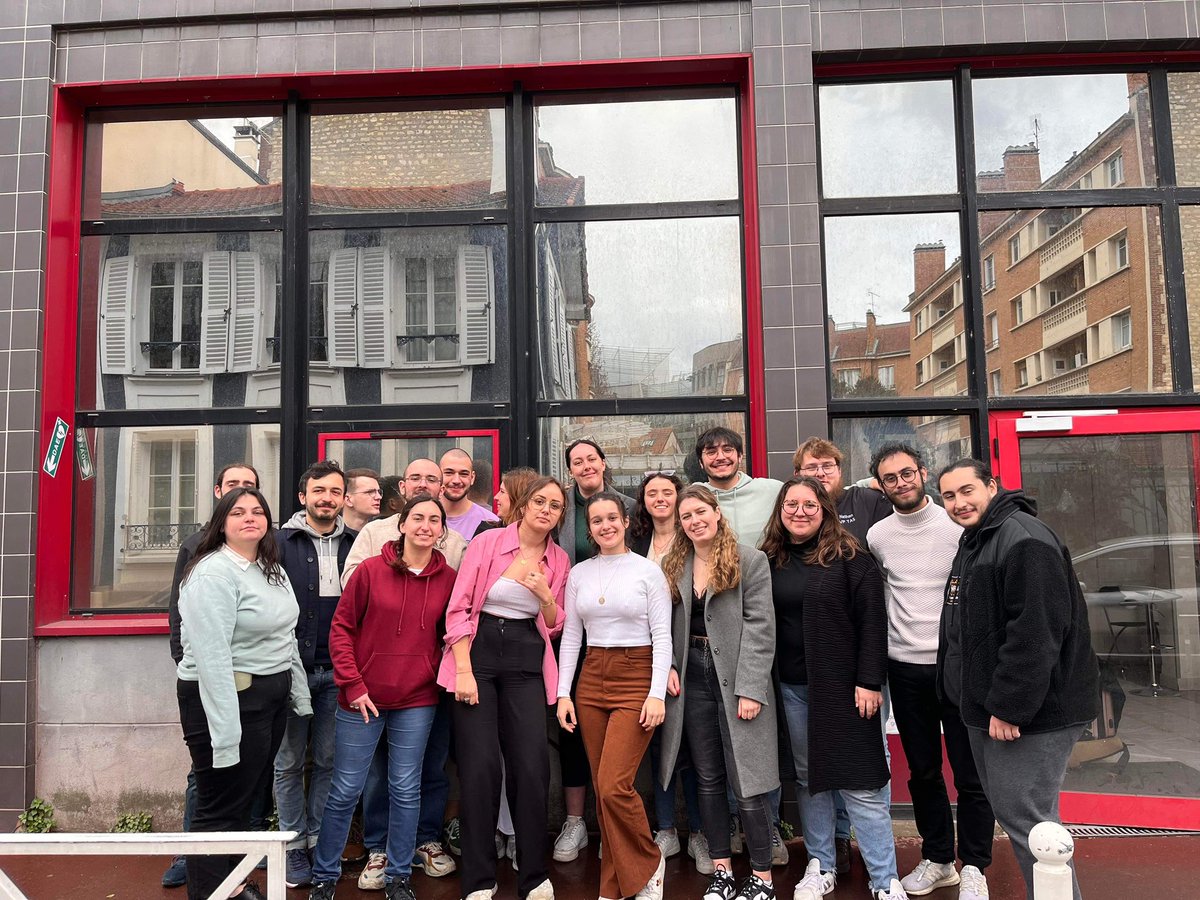 Enzo_Pelissou's tweet image. Ce week-end avait lieu le Week-end de Formation des Formateurs #W2F de @Pharma_ANEPF 

L’occasion pour des étudiants en #pharmacie de divers horizons #corpo #elus #tuto de toute la France de venir ancrer et développer de nouvelles compétences autant humaines que professionnelles