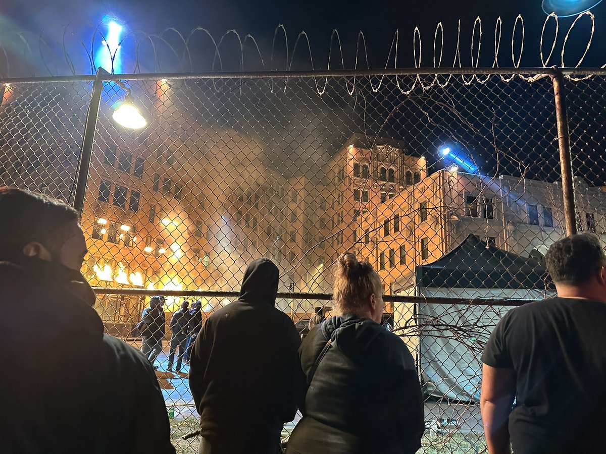 ladygaganownet's tweet photo. First look at the set of “Joker 2” in New Jersey. https://t.co/vwWF7ENoHN
