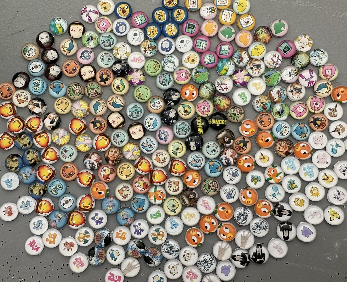 5LemonsCompany's tweet photo. These finished drying and got cut up yesterday afternoon. 🙌🏻
This morning I will be putting them on their posts in carding them up for @megaconorlando 
One week away. 
Eeeek!

🍋🍋🍋🍋🍋
.
.
.
.
.
#megaconorlando
#megacon #megacon2023
#megaconorlando2023 https://t.co/s92wSFSjJw