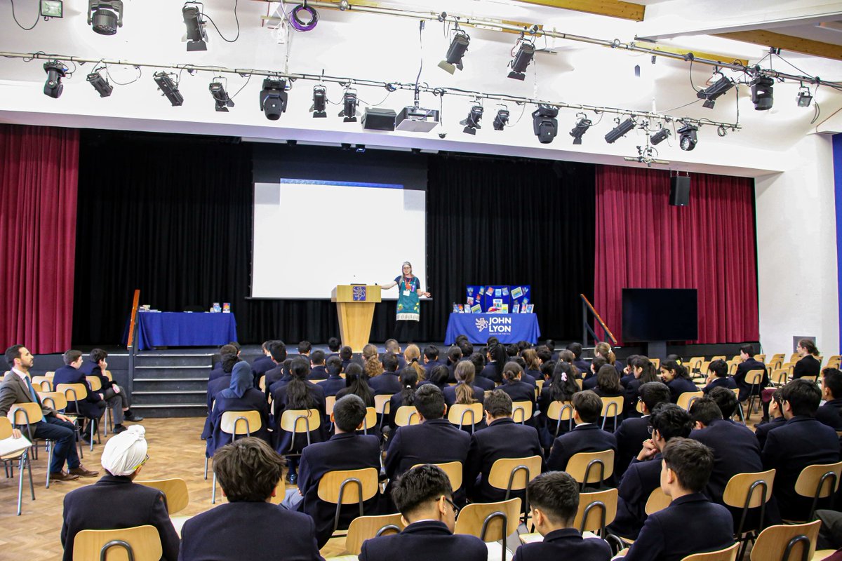 📚 Multi award winning author @jocotterillbook, inspired our pupils with her advice on following your dreams and the importance of acting on advice to reach your full potential.  

#BookWorm #Creativity #Author