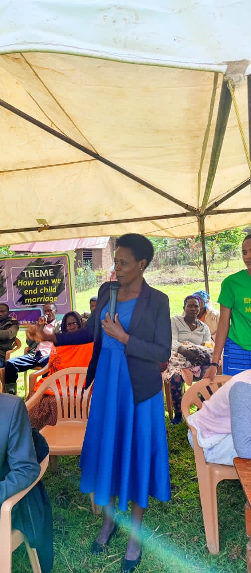 YfcUganda's tweet image. Community dialogues are pathways to reinforce Gender Transformative Approaches that explicitly engage women and men to examine, question and shift institutions, norms &amp;amp; negative attitudes that fuel gender inequalities. 
#EndChildMarriage 
#Kimugambire 
#IWD23
@GirlsFirstFund