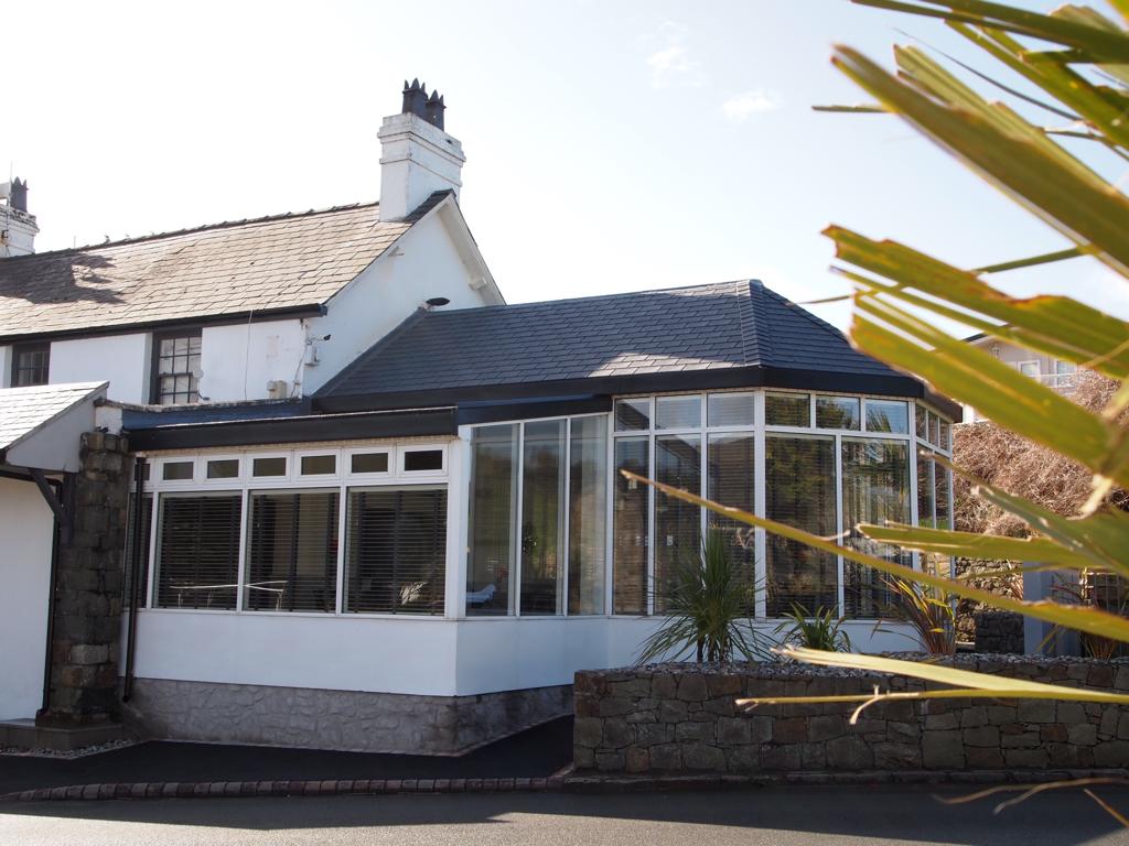 Barton_Direct's tweet photo. Are you tired of being unable to use your conservatory due to it being too hot or too cold? Why not transform it into it's own unique space, useable 365 days a year. Barton Direct Services within a week, can turn your dream into reality.
Email Samantha hello@bartondirect.com https://t.co/OIy5KFqGVB