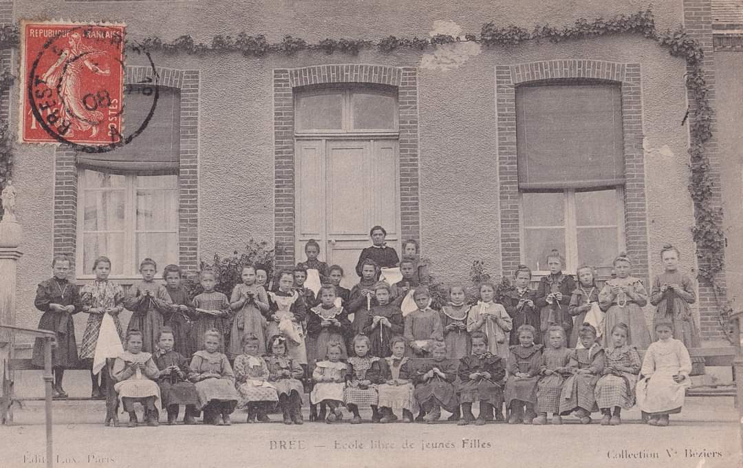 Brée - L'école libre des jeunes filles, vers 1908.