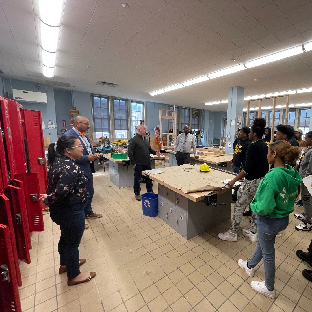 CarpentersNyc's tweet photo. #ThrowbackThursday to yesterday when @CarpentersNyc &amp; @CCAMetro visited the Bronx International High School. Our @nycdcctc Director Jim Hayes met with the school's construction program students. They were eager to learn about #UnionCarpentry &amp; may one day be #NextGenCarpenters https://t.co/ghovmpeP0w