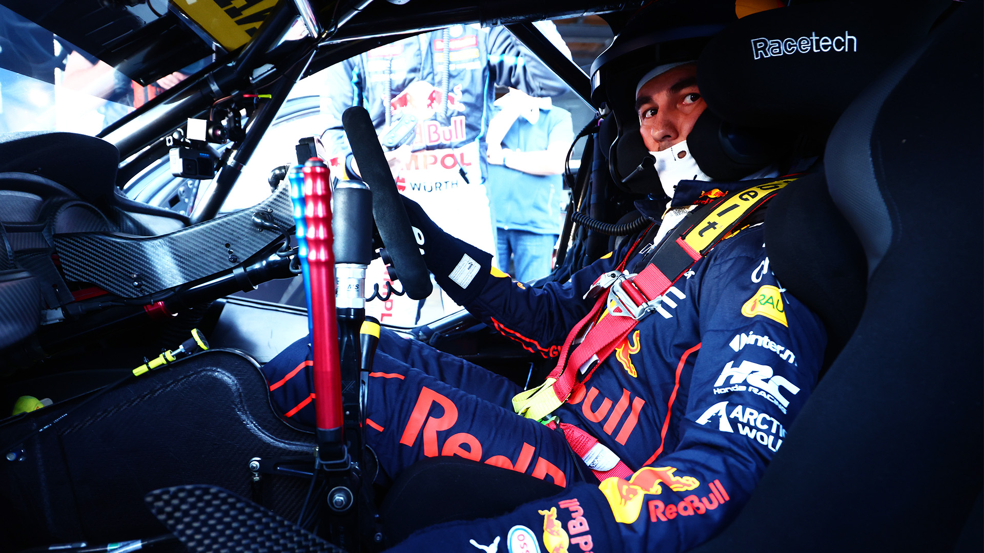 oracle-red-bull-racing-on-twitter-checo-street-circuit-straya