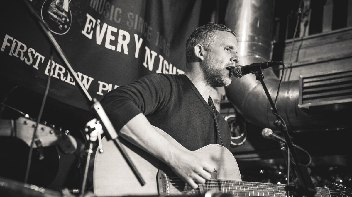 Did you know we have live music 7 days a week!? Featuring some of Ireland’s finest talent 🔥 

Colm Lynch has been playing here since the beginning! His amazing voice &amp; ability to entertain the crowd never gets old. We’re so lucky to have him as part of the #PorterhouseFam 🖤