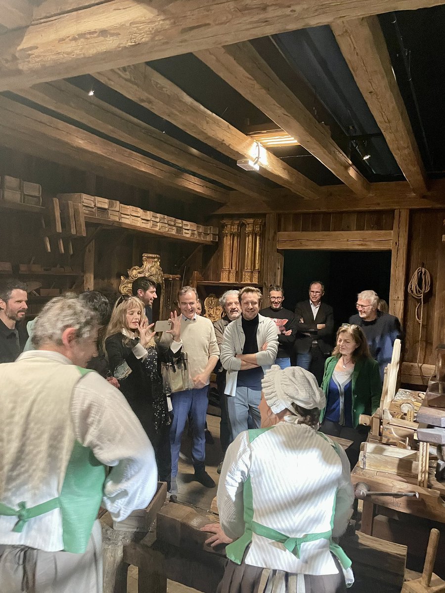 📜 Hier soir, nous avons eu le plaisir d’accueillir les <a href="/GrossesTetesRTL/">Les Grosses Têtes</a> à la Cité de l’Histoire. 

Une soirée placée sous le signe de la #culture, de l’humour et de la convivialité. Merci à nos invités pour leur curiosité et leur intérêt pour l’#histoire !⚔️🛡️