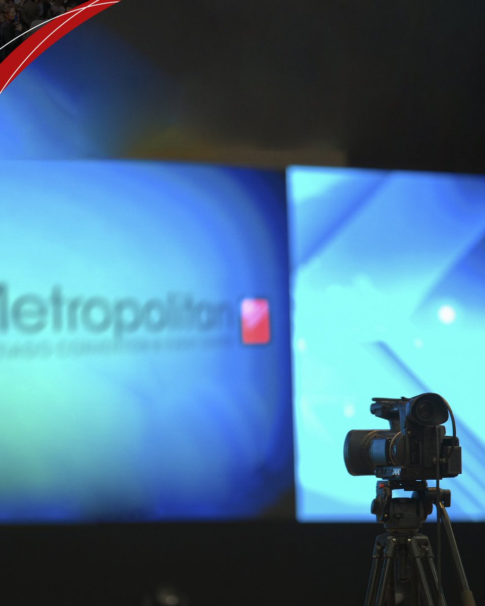 Una de las características principales de nuestros eventos es prestar un servicio audiovisual de alta calidad y de vanguardia tecnológica. Por eso contamos con nuestros partners de RLA, un equipo audiovisual profesional
¿Quieres saber más de nosotros? info@metropolitansantiago.cl
