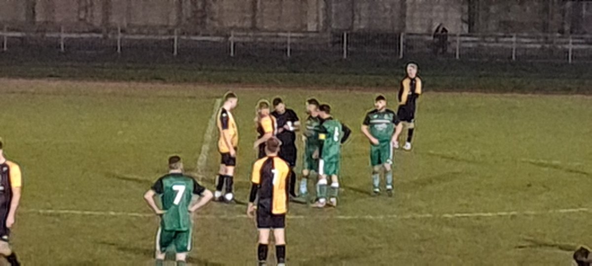 AnglianCom's tweet photo. Thank you to last night's @NorfolkCountyFA @NCFARefereeing match official @cguy19 for making football happen. @The_Bloaters Res vs @UnitedHorsford
#NoRefNoGame #Respect #RespectTheRef #RespectMatchOfficials #nonleague #nonleaguefootball #NorfolkFootball #Norfolk https://t.co/lPY7oG1pPf