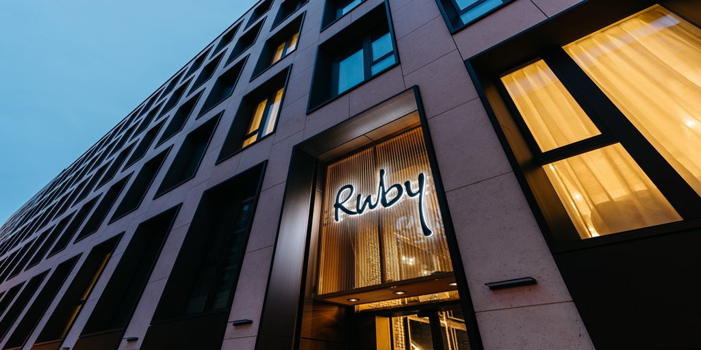 tophotelnews's tweet image. .@RubyHotels has signed its first-ever hotel project in France. The hotel is set to open in Marseille at the end of 2025.
#rubyhotels #franceprojects #marseille #hotelprojects #hotelindustry #hoteldevelopment

tophotel.news/ruby-to-debut-…