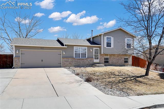 TheClementTeam's tweet photo. New Listing! $417,500.00, 3BR, 2BA, 6613 Cottonwood Grove Drive, Colorado Springs, CO 80925, Full Details https://t.co/Fkia9a8JXX https://t.co/NZfaeubtVD