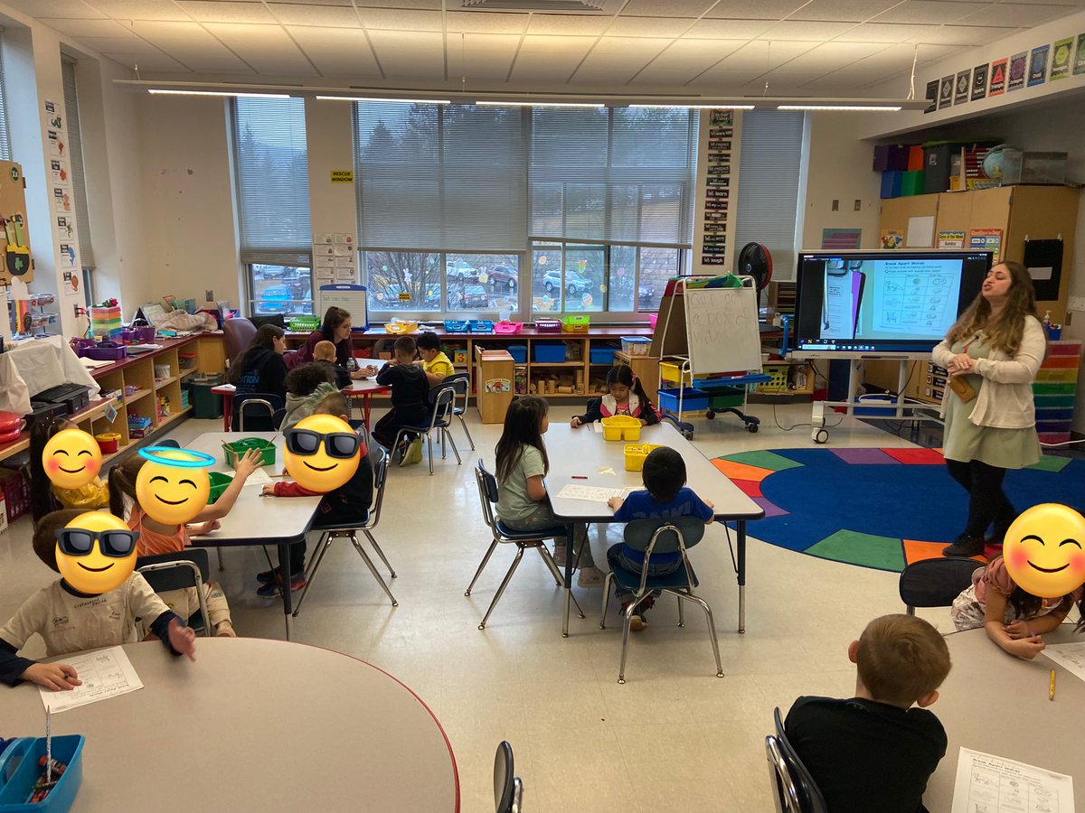 Liberty_SUP_NY's tweet photo. While stopping by classes @LibertyES_NY I saw some great cold calling strategies that inspired student engagement! #LibertyPrideNY https://t.co/tuAC9PSvrm