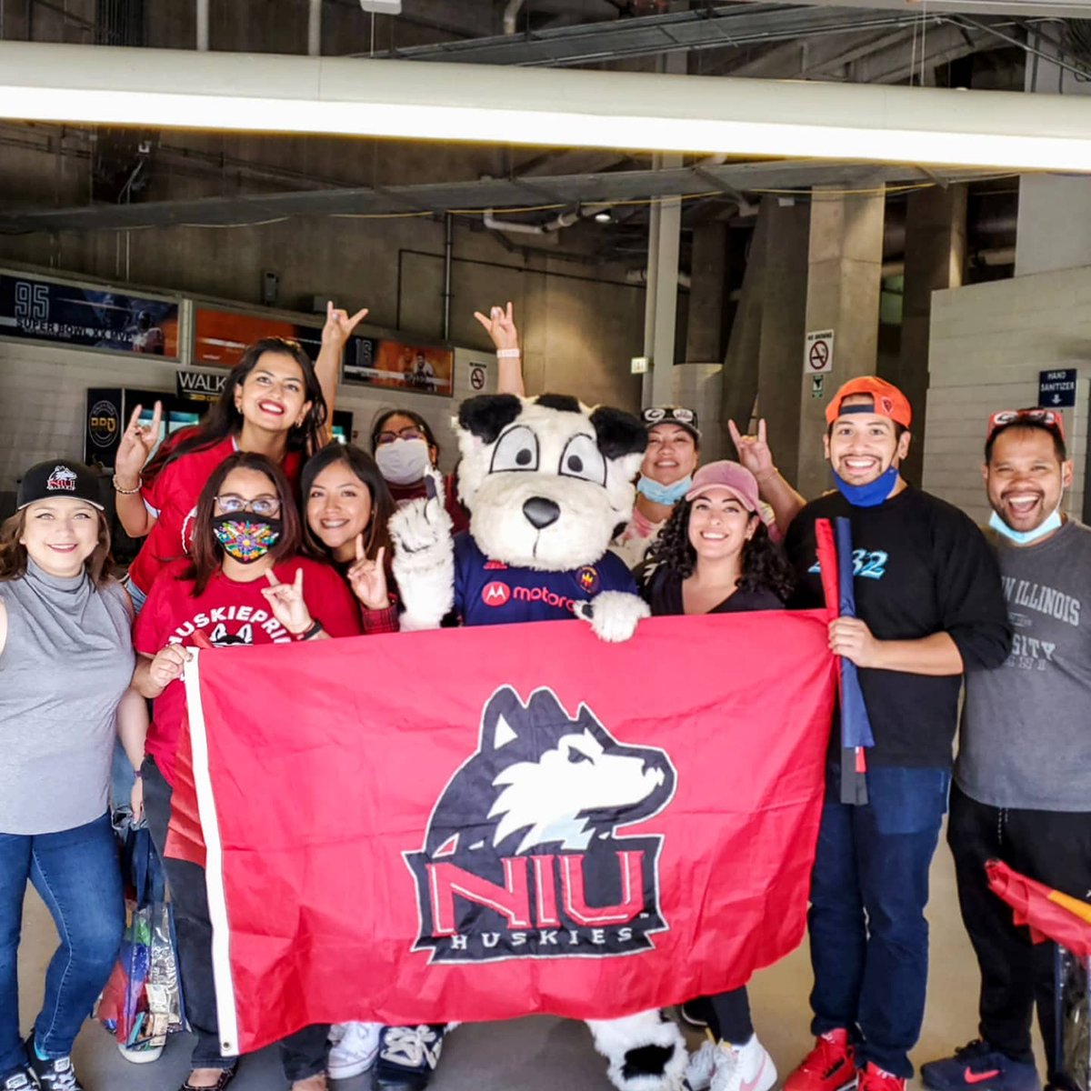 #HuskiesUnited is still going! Please join us in supporting the next generation of Huskies by making your gift to the Latino Alumni Council Scholarship! dog.niu.edu/amb/LACscholar…