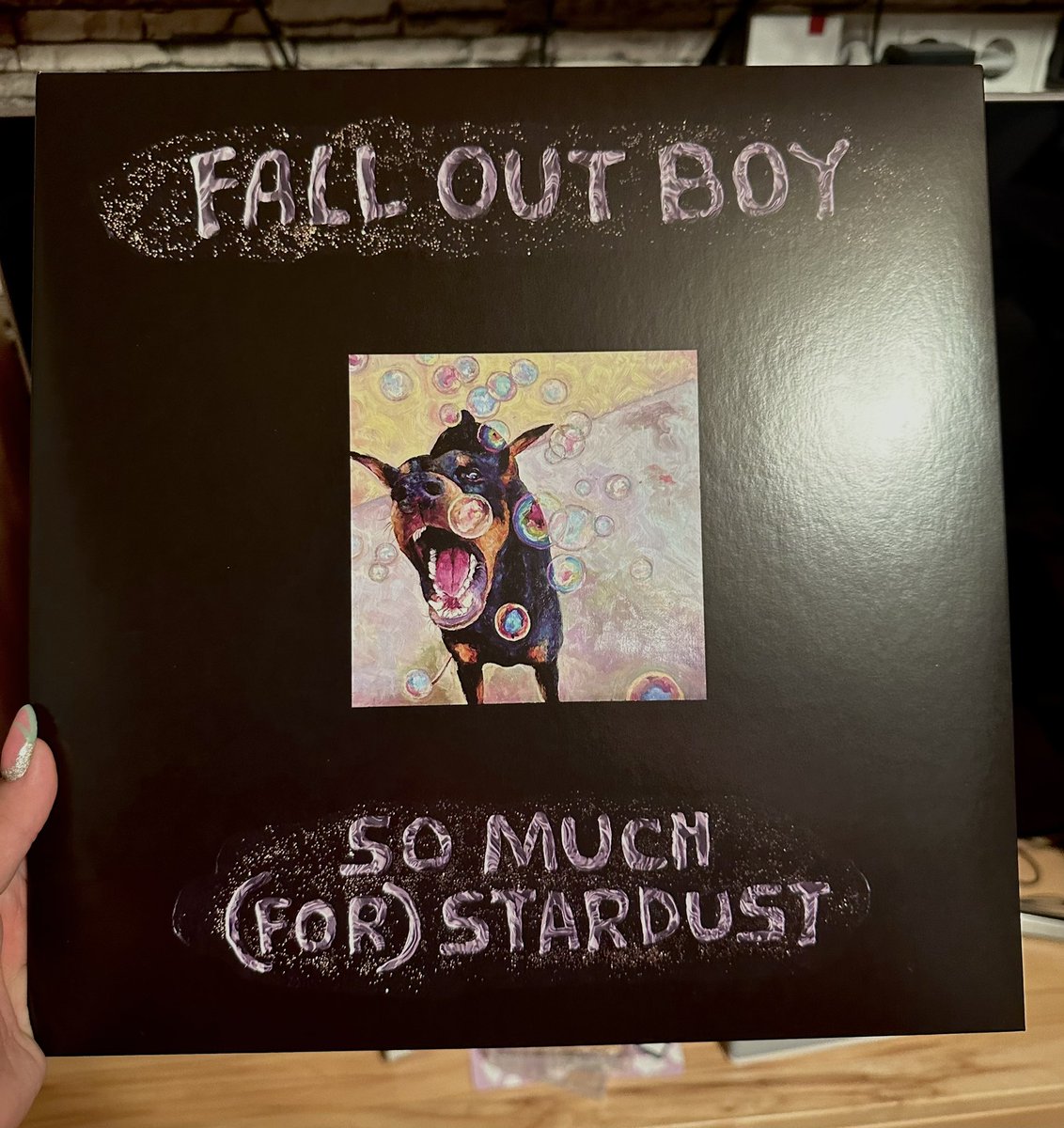Victorysvenja's tweet photo. Hehe 😌 let’s give it a good listen #falloutboy #somuchforstardust https://t.co/Im8xKGQTGg