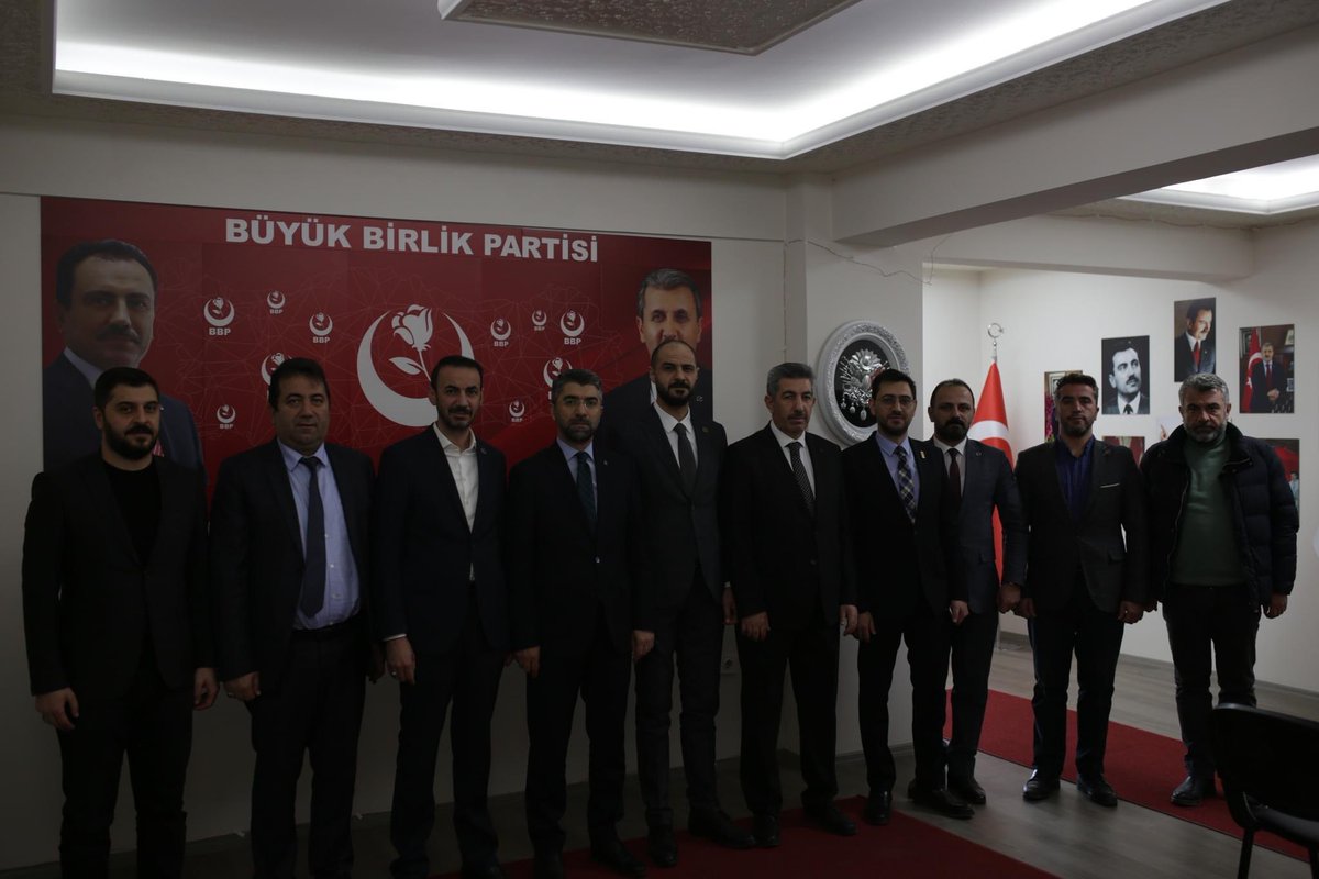 Adalet ve Kalkınma Partisi Erzurum İl Başkanı Sn.İbrahim Küçükoğlu ve beraberindeki heyet partimizi ziyaret etti. Seçim öncesi istişarelerde bulunuldu. Nazik ziyaretleri için teşekkür ederiz.