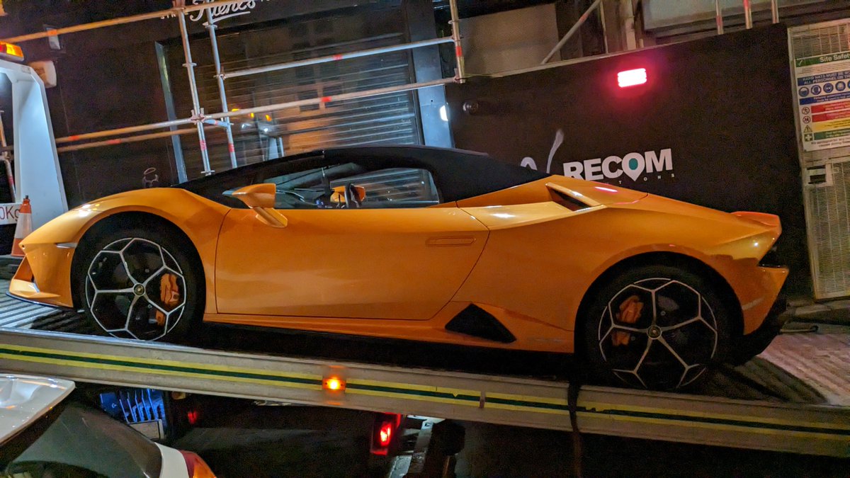 GMPCityCentre's tweet photo. The driver of this vehicle was stopped by GMP #TransportUnit after checks showed that it was uninsured. The driver was unable to produce a policy which resulted in them being issued a TOR and the vehicle being seized. https://t.co/nsbaGgjv3t