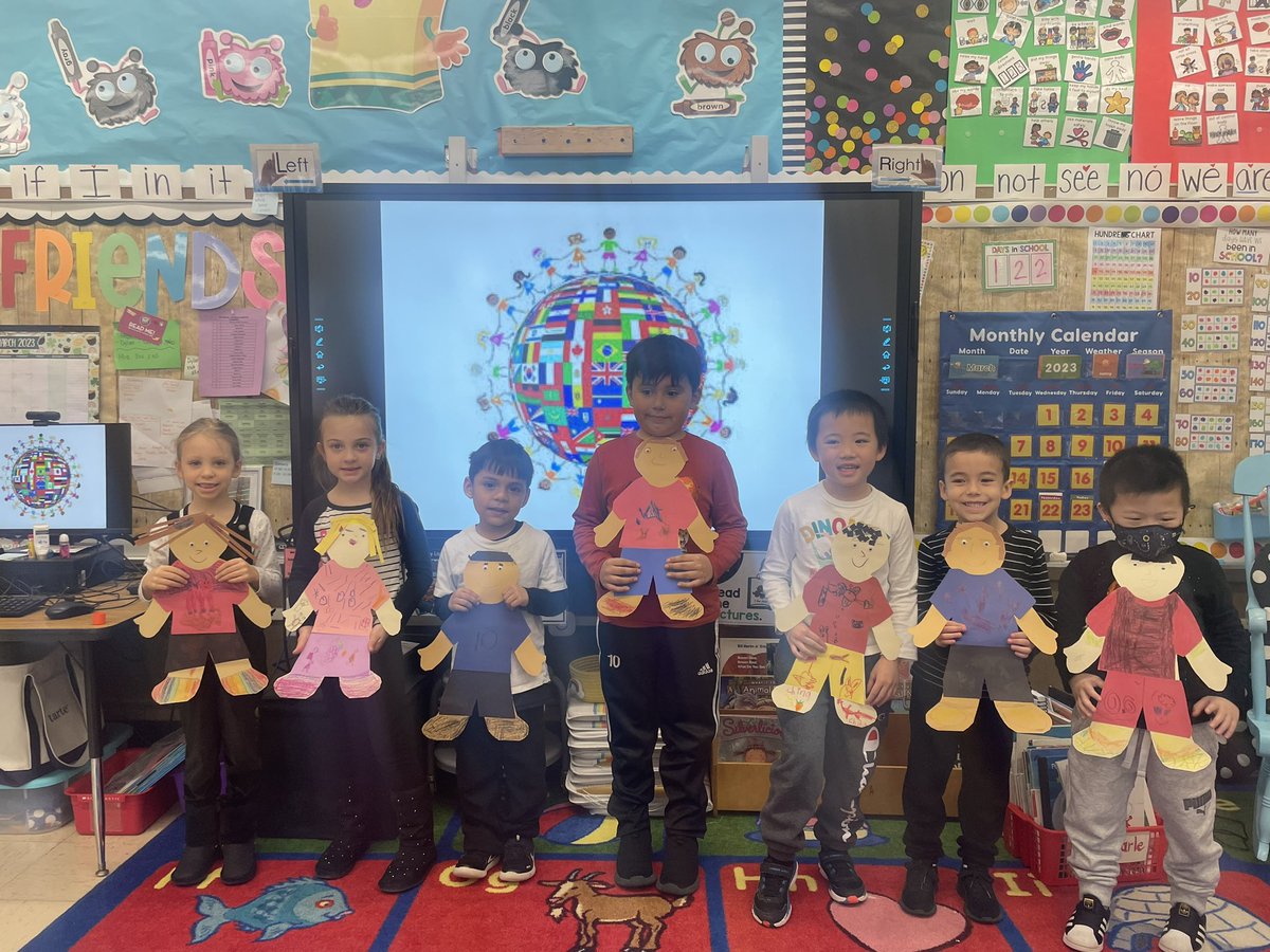 MsGuarasci's tweet photo. We had so much fun decorating our paper selves for Multicultural Week with our buddies! #proud2bnhpgcp  @GCPelementary @NHPGCP https://t.co/VhHRQQ9IPC