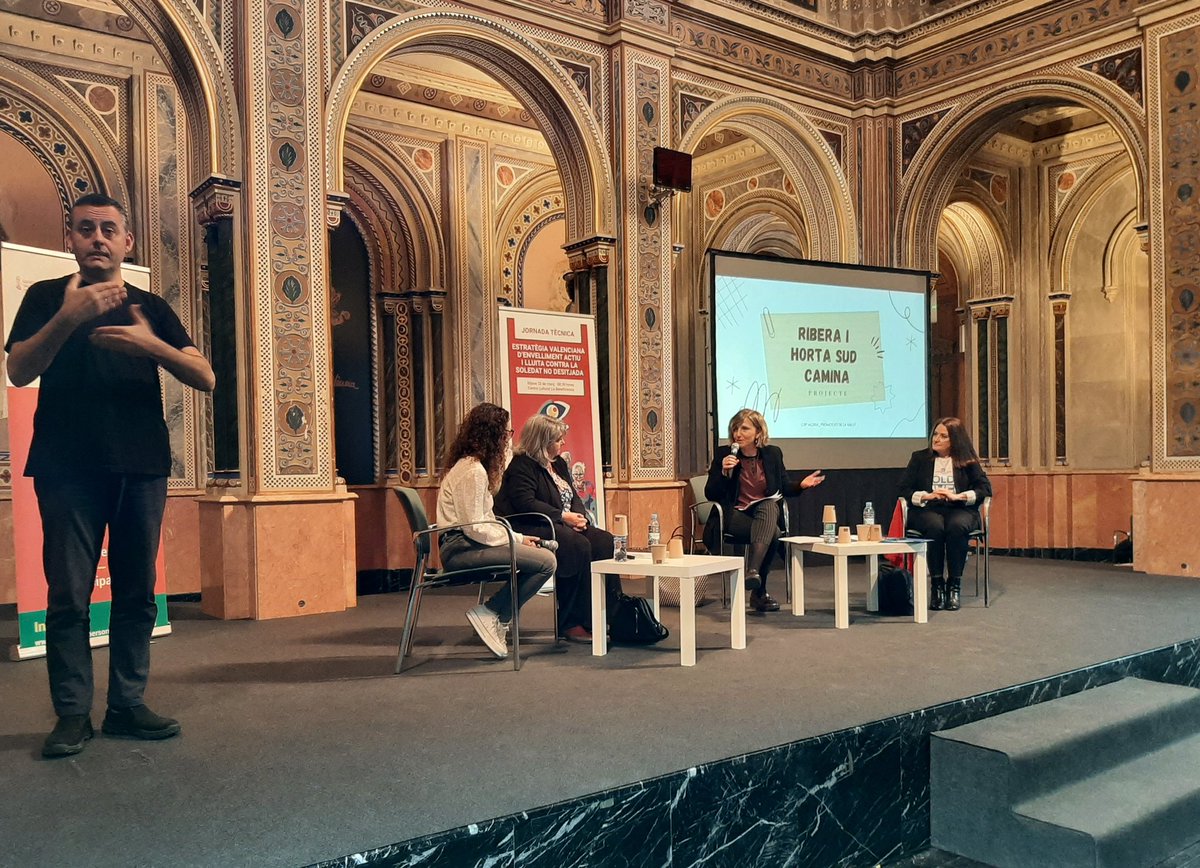 OfeliaGimeno's tweet photo. 👵 L'augment de l'esperança de vida és una conquesta clau del nostre #EstatdelBenestar.

Vivim més anys i cal viure'ls amb autonomia, plenitud i salut.

👥 Enriquidora jornada sobre l'Estratègia Valenciana d'#EnvellimentActiu i Lluita Contra la #SoledatNoDesitjada de @GVAinclusio https://t.co/t4OFczD4Mc