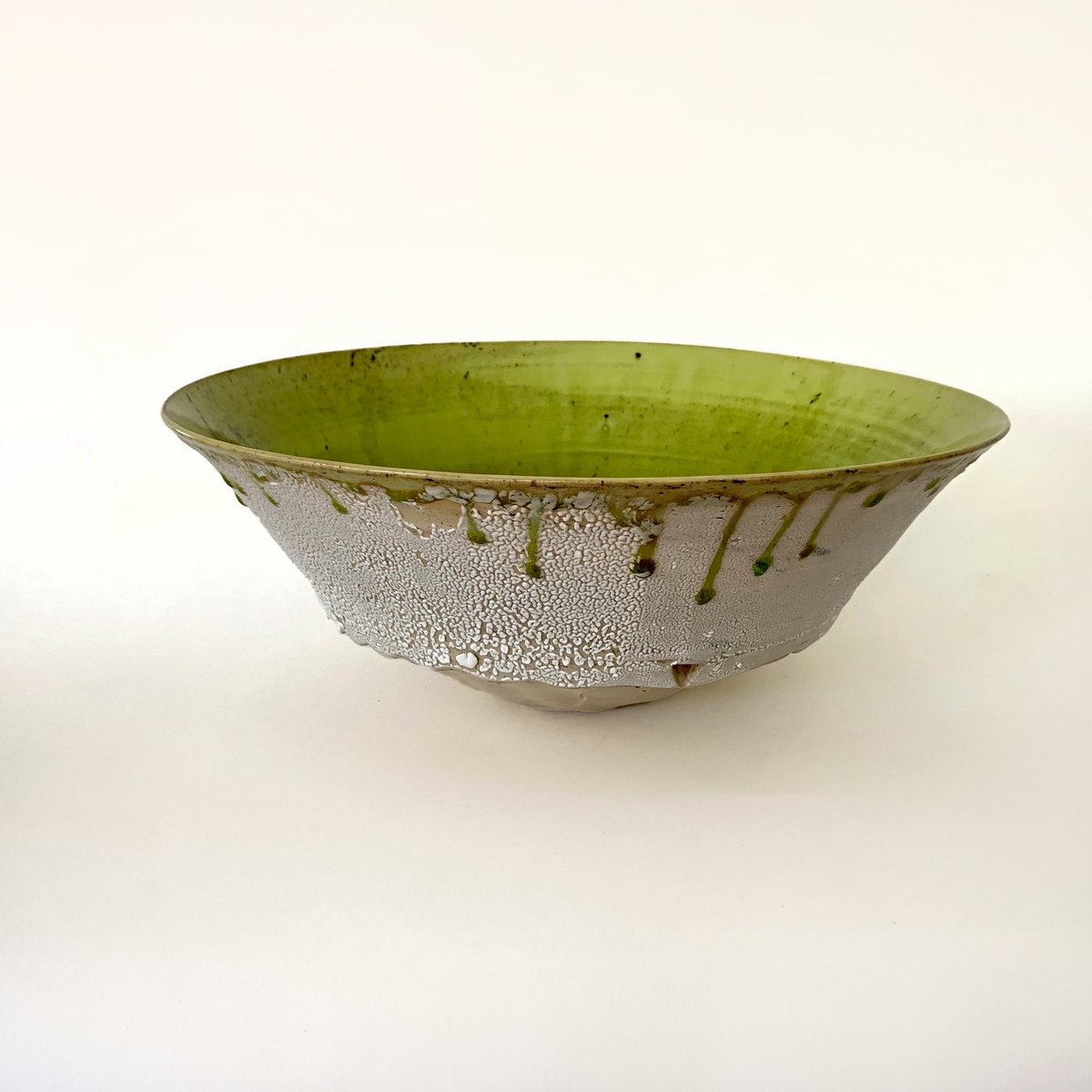 Cottage_Curator's tweet photo. Rood Pates’ handsome form showcases her fascination with the natural beauty of contrast in color &amp; clay [📷: “The Montpelier Excavation” by #VirginiaRoodPates] https://t.co/eBgUB5Ebmk
Celebrate #WomensHistoryMonth with our #23WomenArtists - https://t.co/IV6F8xBLcP
#ceramics https://t.co/lsORmw2y76