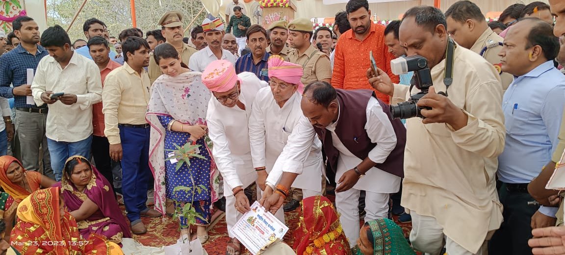 DM Sultanpur tweet media