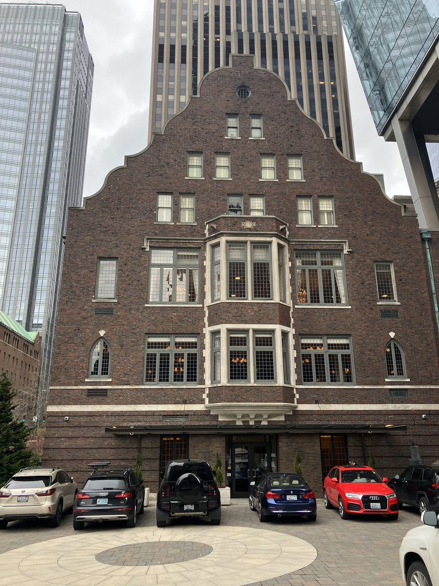 #Networking at the <a href="/TheRainierClub/">The Rainier Club</a> this morning.
Enjoyed meeting fellow
<a href="/SeattleChamber/">SeattleMetroChamber</a> members at Toast of Seattle event. We took turns sharing at each table - me promoting <a href="/EnviroStars/">EnviroStars</a> Composting, Recycling, &amp; Reuse via <a href="/SeattleSPU/">Seattle Public Utilities</a> Green Business program. Such ☕️🙂good coffee!