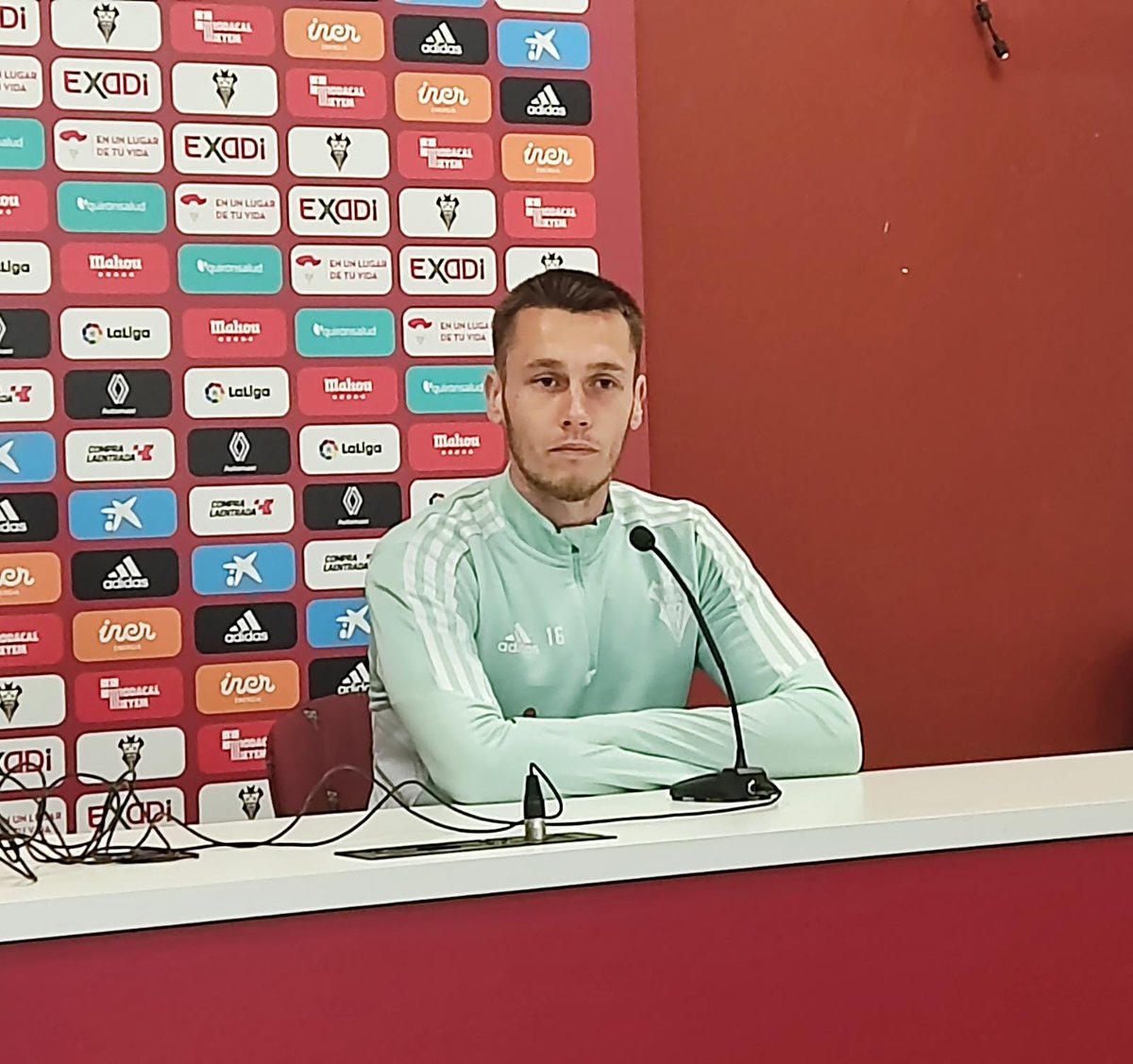 RadioMarcaAB's tweet photo. 🚨Marca Castelo (23/03)
🎙️ Alfonso López
🤩 @Jesus_Arenas_  #GachasComedy
⚽ @JDubasin  en rueda de prensa
🚴‍♂️  @PepeMoSa 
🔝 Kike Casaponsa
🏀 MARCANASTAS
➡️ @coachvarela en la previa del @AlbaceteBasket
🚗 @PeugeotProvecar 

🎧https://t.co/pyn1XXEW2u 
🎞️ https://t.co/PnDknXurbm https://t.co/7tSFhPZ0x6