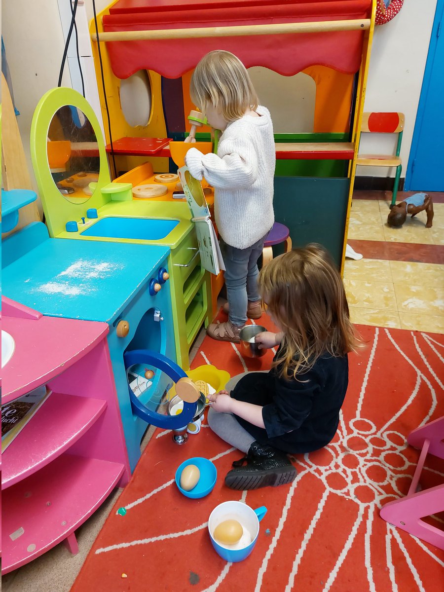 juf_elien's tweet photo. Nu zelf aan de slag #poppenhoek #eitjes #themakip #bijnapasen #trapleerke https://t.co/sCPwjwNtuu