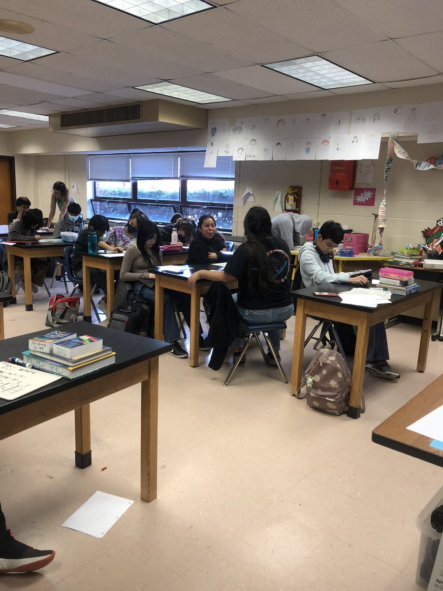 MsBasl_FCHS's tweet photo. FC Biology students SHOWED👏🏻UP 👏🏻 for our 3rd SOL review session after school yesterday. It’s great to see the drive for success these students have! #wearefc #biochemistry @FCPSR2 @FCPSScience  @FallsChurchHS https://t.co/n6PgmdUsWz