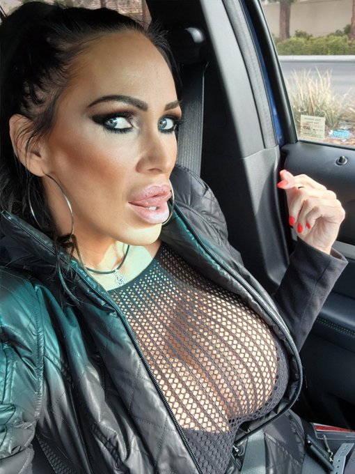 Hey hey! Cum with me for a ride 😈😈😈 https://t.co/N0W1GwMvij