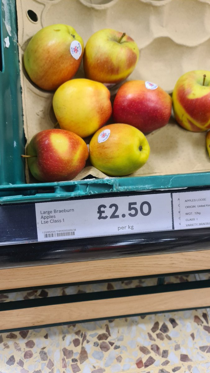 nodpics's tweet photo. @Tesco why will you not make unit pricing simple? A little help would be transparent pricing making life simple for customers. @guardian @KatieMorley_ @ConsumerChampUK copied in others as you don't respond to tweets! https://t.co/XWuNSzG9jL