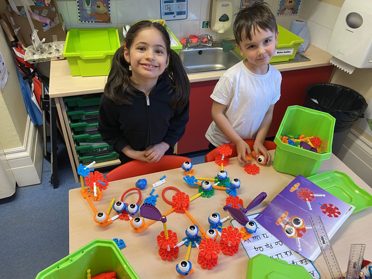 NottsHighIJS's tweet photo. Year 1 loved using their imagination in Construction Club this week #somuchmore #iamme #iamconnected https://t.co/srnuFeAEmp