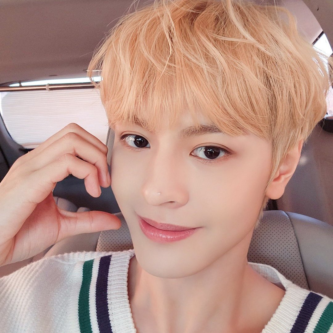 anneshaistar's tweet photo. @fantagiomusic_ I love you so much Dang Honghai!!!! And I am very proud of you, I will be supporting you in the future.✌🏻🩷✨
#DANGHONGHAI #당홍하이
#AlwaysWithDHH https://t.co/Yy9wDCaAzE