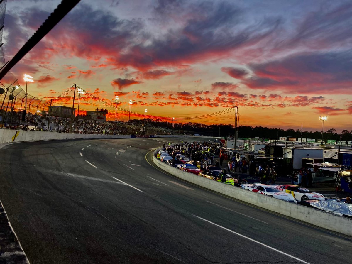 The weather's looking GOOD for this weekend! Friday night: 68 and DRY Saturday night: 66 and DRY We'll see you at Five Flags Speedway! 🎟 Advance Discounted Ticket Link | bit.ly/ARCAPensacola2… 🖥 For More Info | bit.ly/ARCAPage