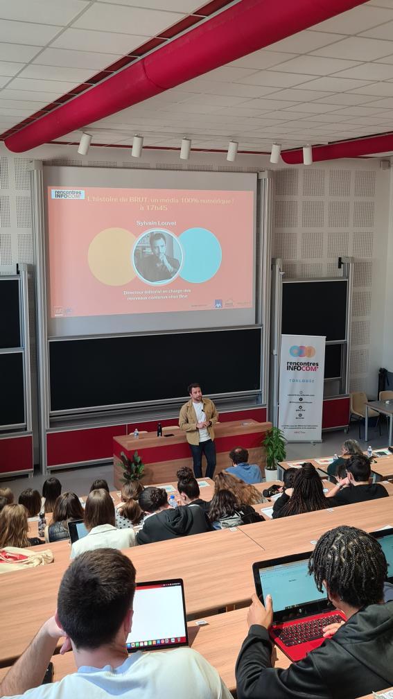 RICTlse's tweet photo. 4ème et dernière conférence de la journée : "L'histoire de BRUT, un média 100% numérique" avec @sylvain_louvet, directeur éditorial en charge des nouveaux contenus chez BRUT, qui vient en exclusivité pour les Rencontres Infocom' !

#RICTlse https://t.co/qH8df8upKQ