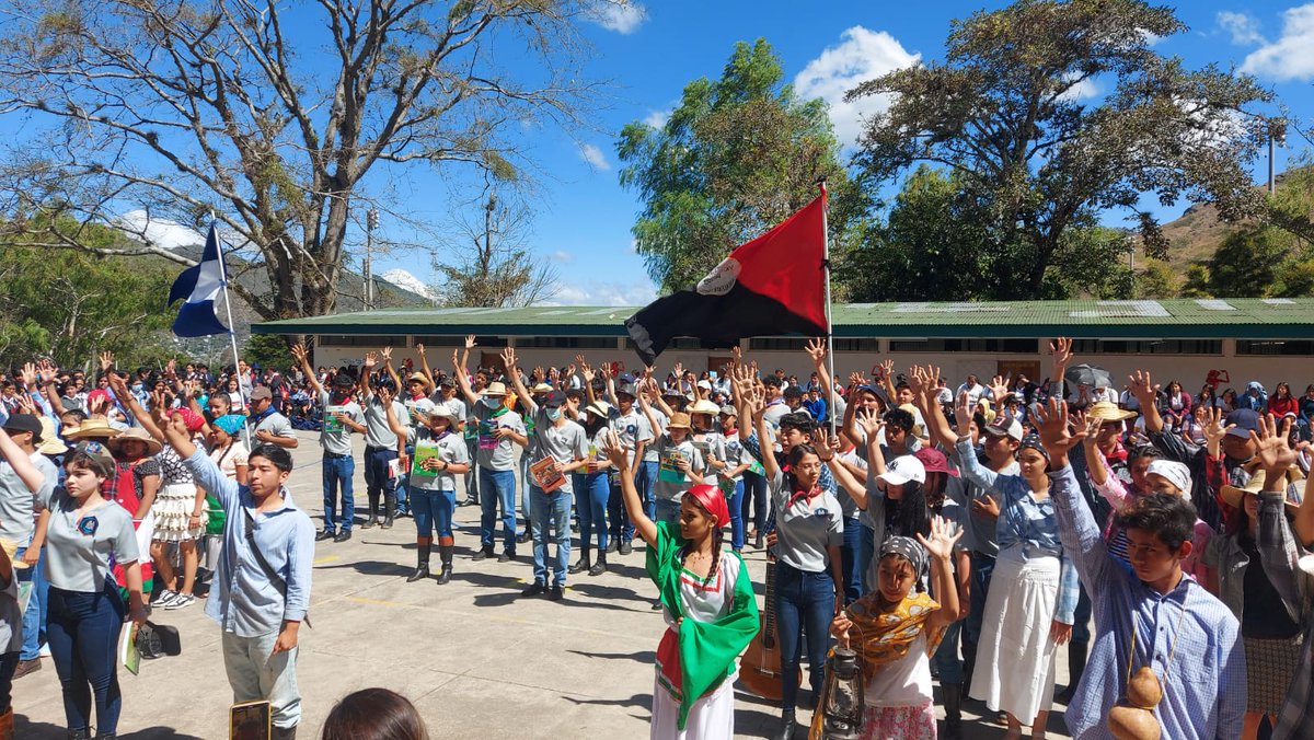 de_jinotega's tweet photo. Celebrando todos y todas el 43 aniversario del inicio de la Gran Cruzada Nacional de Alfabetización.
#FSLNPuñoEnAlto43 https://t.co/WH5NVWwBCK